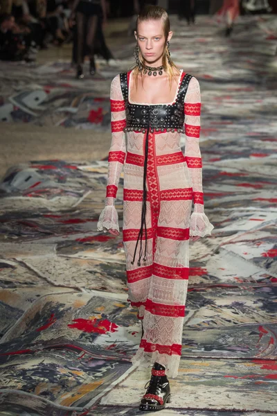 Look 36